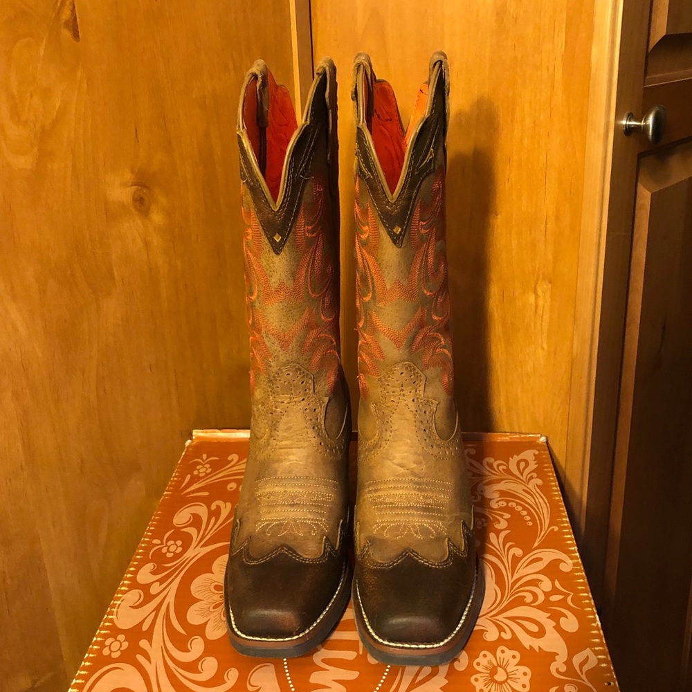 NIB Justin Ladies Cowboy Boots